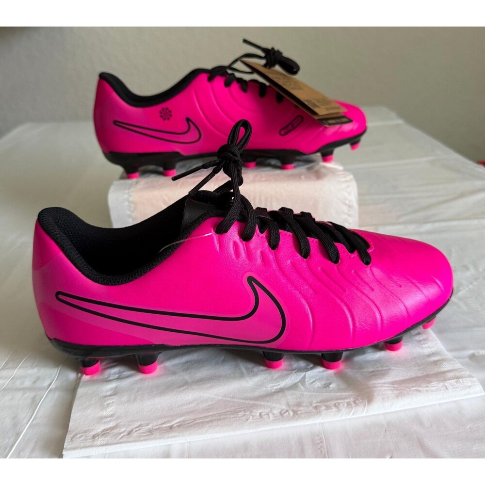 Nike Pink Soccer Cleats Youth Size 6 Move to Zero Made with 20% Recycled Content